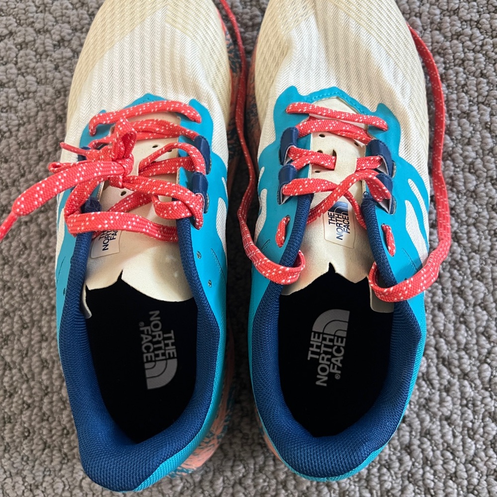 North Face Women’s Vectiv Trail Running Shoes in cream, blue, coral, size 8 - Picture 6 of 7